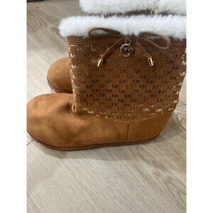 Michael Kors Womens Shearling-Lined Faux Suede Boots Size 4 With MK Monogram